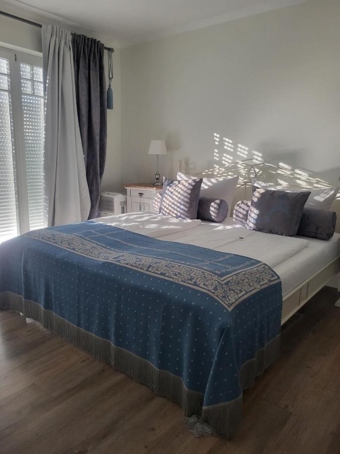 Balthazar Iphofen, Ohne Fruehstueck, Naehe Knauf Gips Kg Und Connekt, No Waste, Nachhaltig, Familiaer, Nutzung Von Gaestekueche Mit Waschmaschine, Tv Mirroring 55" Zoll, Wifi, Im Gruenen Mit Garten & Terrassen Екстер'єр фото
